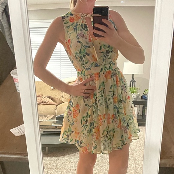 Floral Dress - Picture 2 of 9